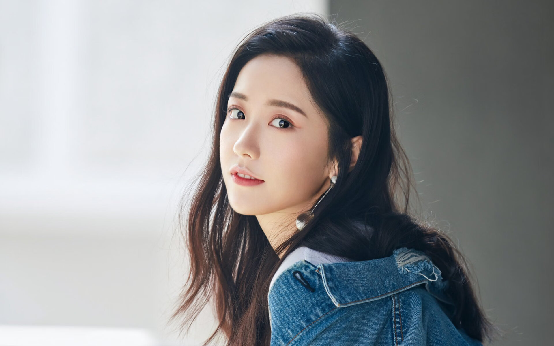 美女队接力战术精细合理，女子接力队